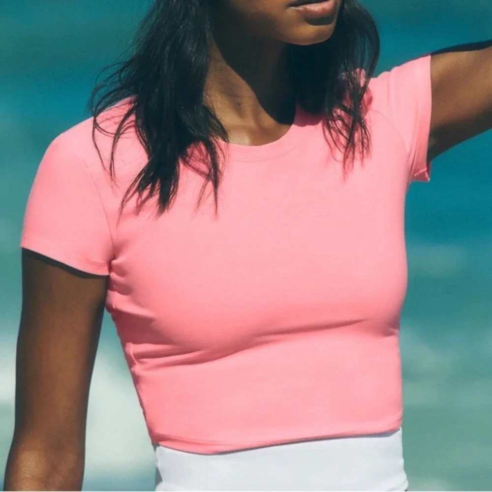Alo Yoga Alosoft Crop Finesse Short Sleeve Neon Bubblegum S
